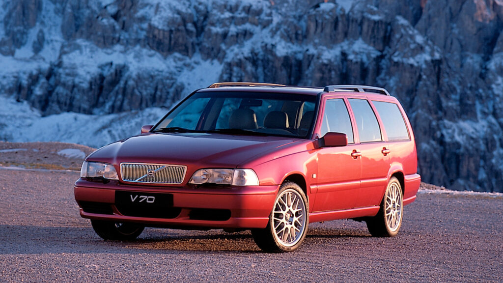 v70-v70xc-estate-legacy-cars-hero-16×9-1